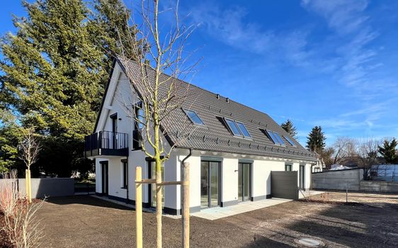 S130 L|I|V|I|N|G - Schneeglöckchenstraße 130 - 12 new build condominiums and 4 semi-detached houses