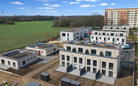 FÜNF HÖFE - Neubau von Bungalows und Reihenhäusern - Köln