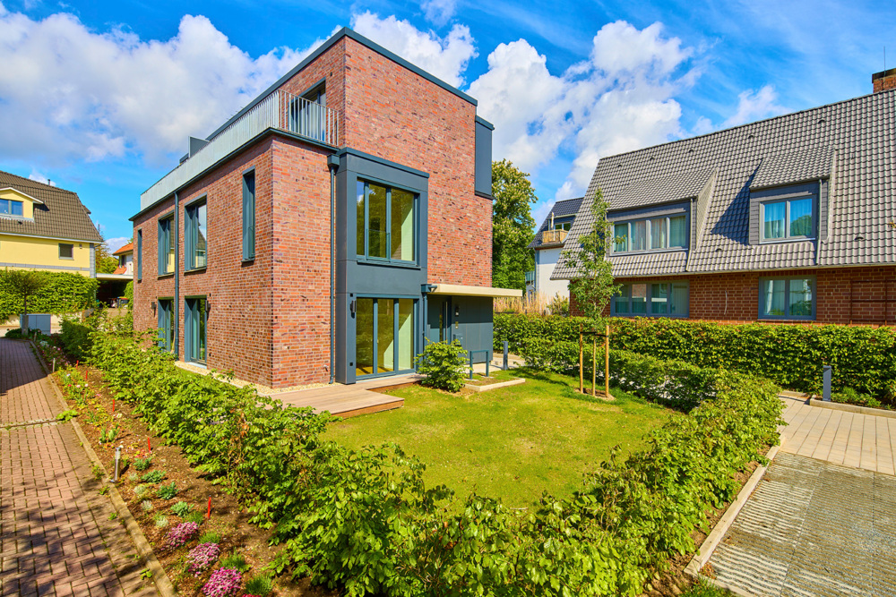 Bild Neubau Eigentumswohnungen und Häuser Seestraße Hamburg: Bild eines Doppelhauses