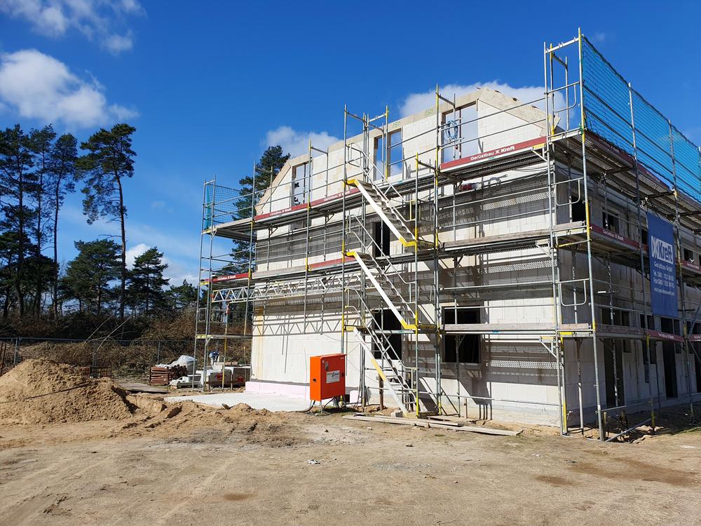 Bild Neubau Häuser Sandbarg Dollern: Ansicht einer Reihenhausanlage