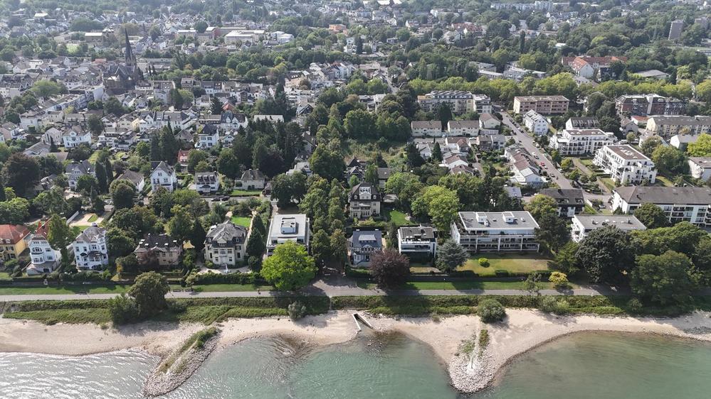 Bild Neubau Eigentumswohnungen Schlossallee Bonn: Vogelperspektive auf die Bonner Rheinpromenade