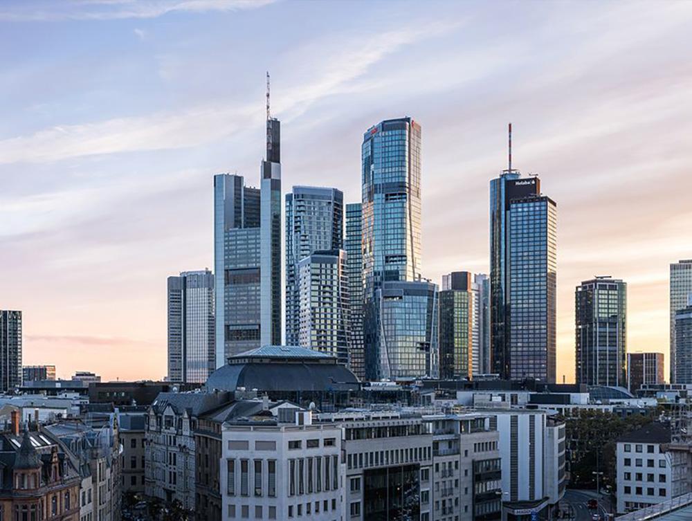 Bild Neubau Eigentumswohnungen Junghofstraße Frankfurt: Bild von der Frankfurter Skyline