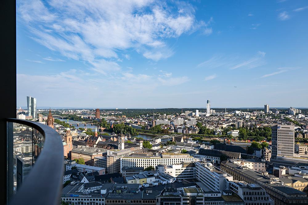 Bild Neubau Eigentumswohnungen Junghofstraße Frankfurt: Bild von der Frankfurter Skyline