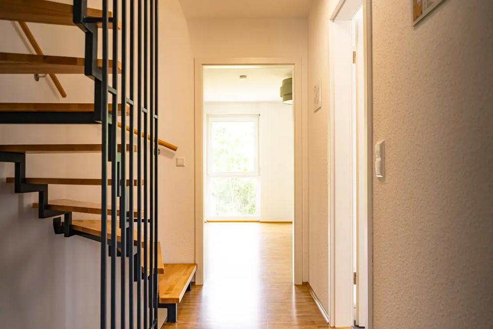 Bild Neubau Häuser Tübinger Straße Hildrizhausen Bild Neubau Häuser Tübinger Straße Hildrizhausen: Bild eines Hausflurs