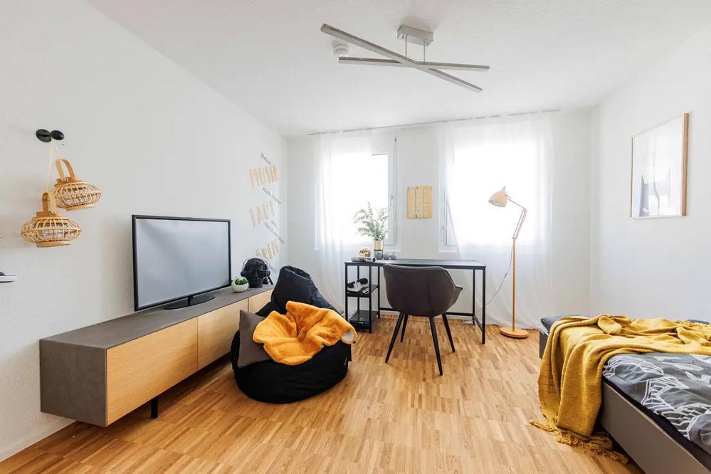 Bild Neubau Häuser Lindenstraße Kirchheim am Neckar Bild Neubau Häuser Lindenstraße Kirchheim am Neckar: Bild eines hellen Wophnzimmers