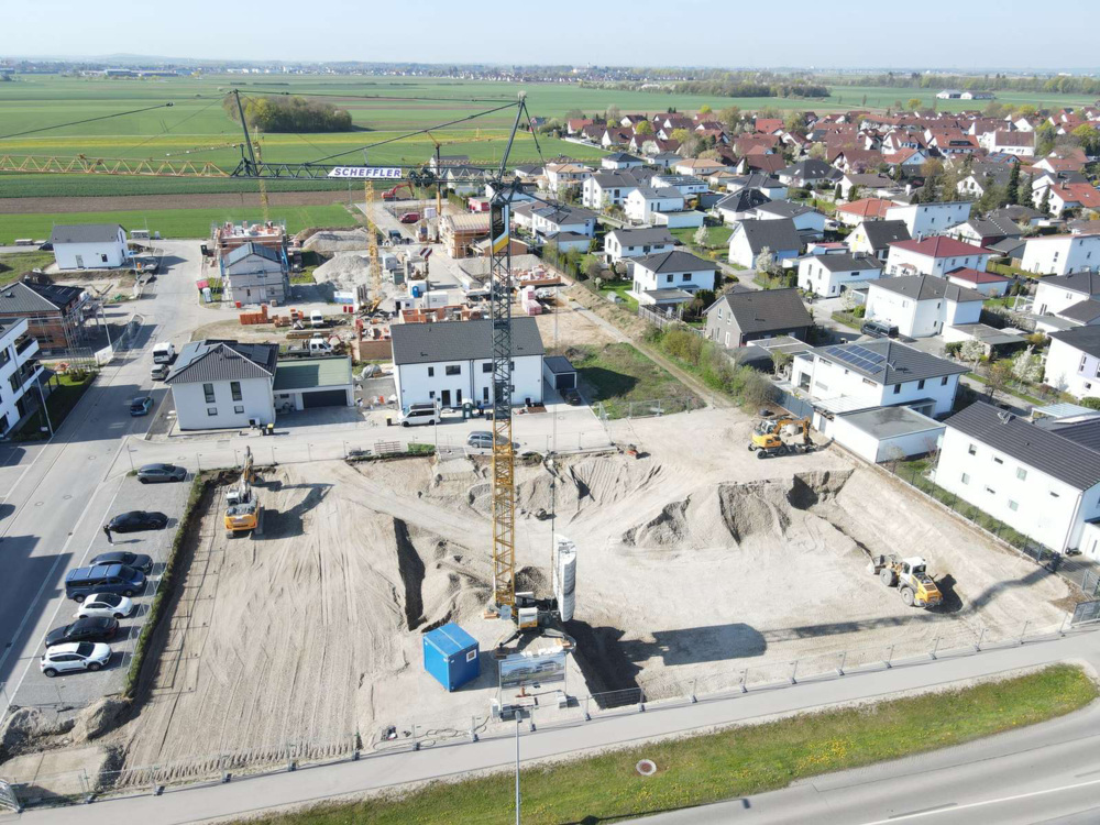 Bild Neubau Eigentumswohnungen Hildegard-von-Bingen-Straße Graben: Vogelperspektive auf die Baustelle des Neubauprojekts