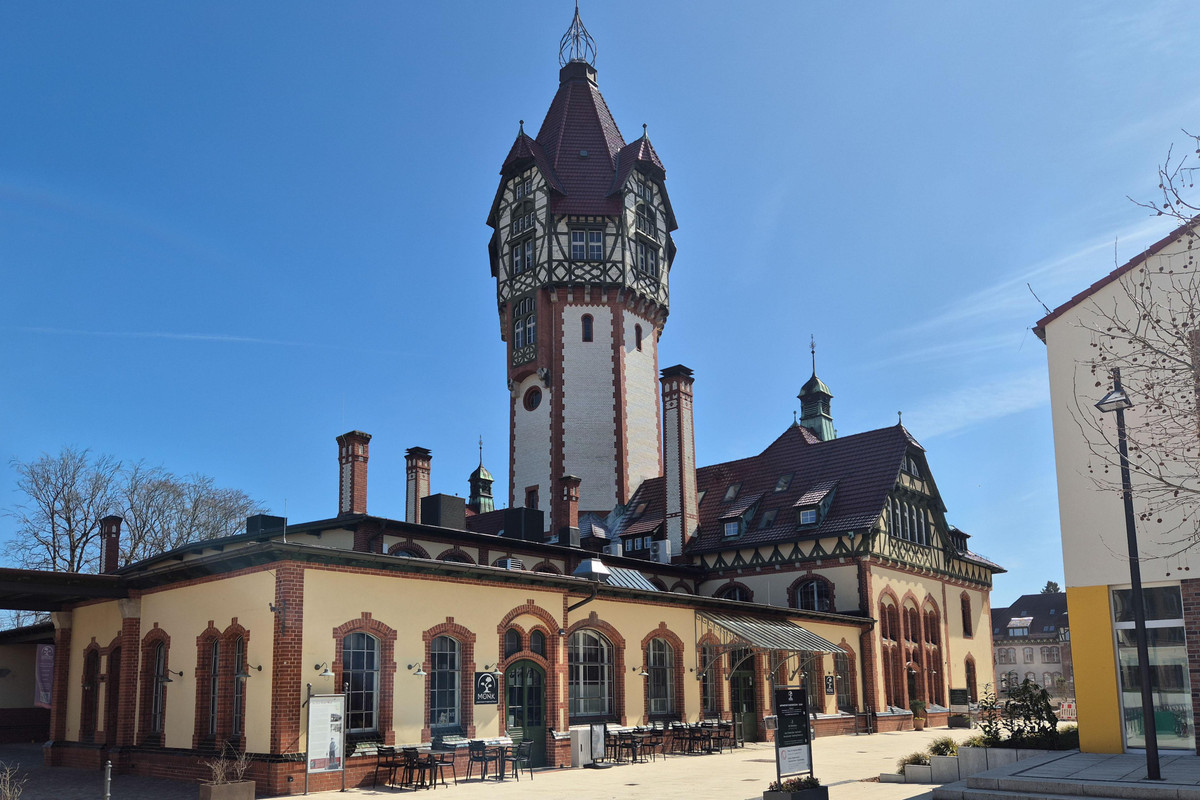 Neues Ortszentrum mit Wasserturm