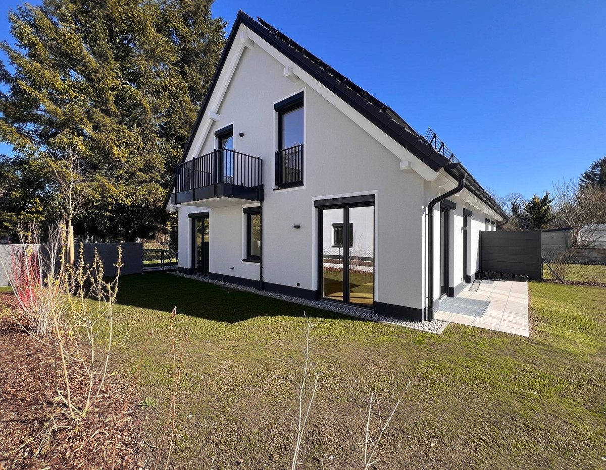 S130 L|I|V|I|N|G - Schneeglöckchenstraße 130