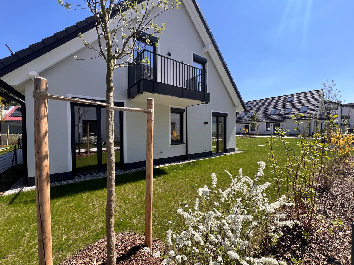 S130 L|I|V|I|N|G - Schneeglöckchenstraße 130