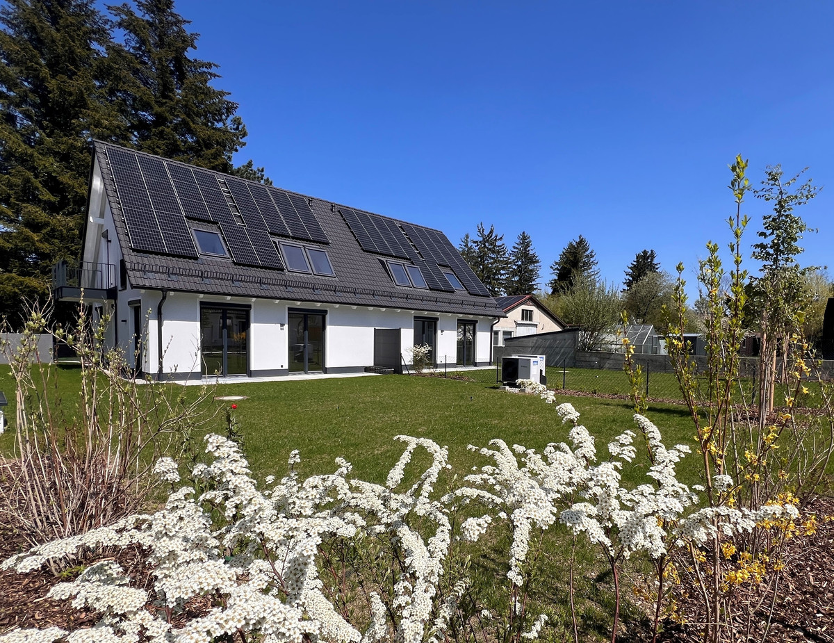 S130 L|I|V|I|N|G - Schneeglöckchenstraße 130