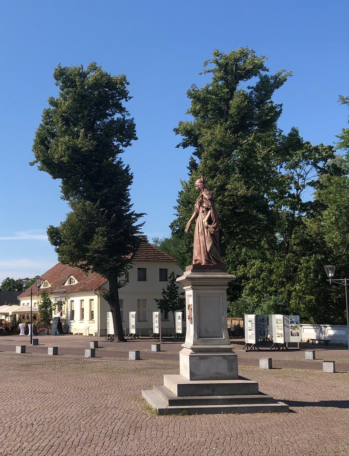 TOWNHOUSE COLLECTION