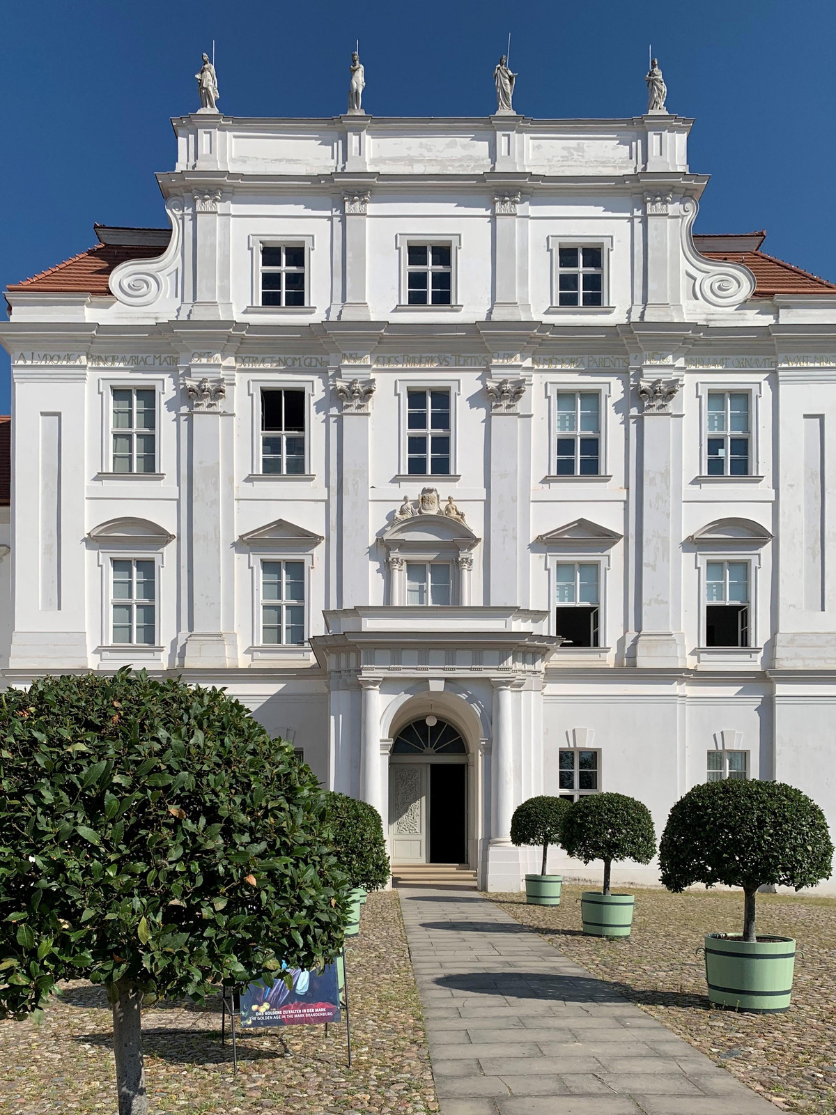 TOWNHOUSE COLLECTION