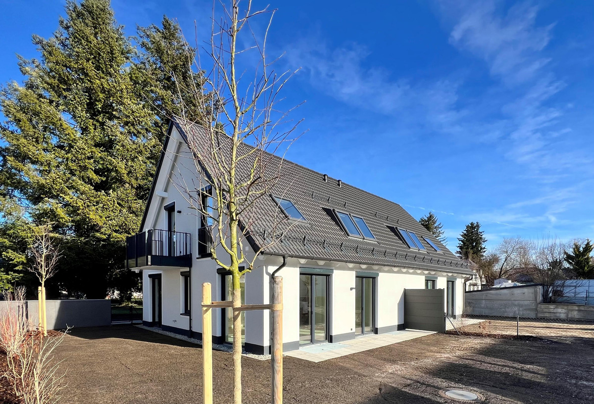 S130 L|I|V|I|N|G - Schneeglöckchenstraße 130 - Neubau von 12 Eigentumswohnungen und 4 Doppelhaushälften