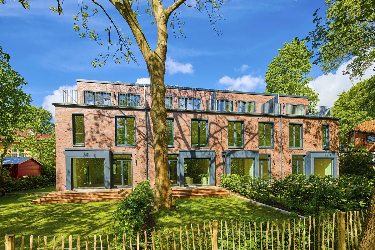Backyard Oasis - Neubau von 4 Townhouses und 2 Doppelhaushälften - Hamburg