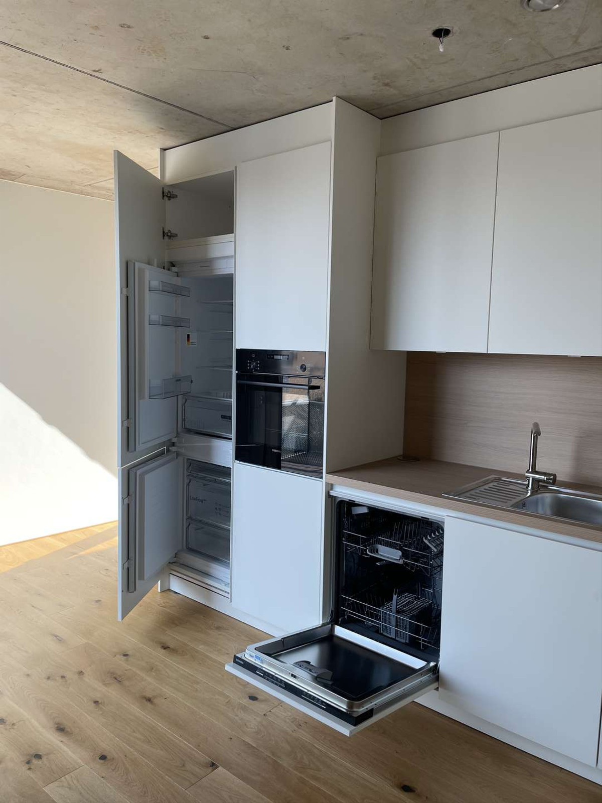 zzgl. hochwertige Einbauküche - Herdergärten - 3.4.5 - Seitenansicht