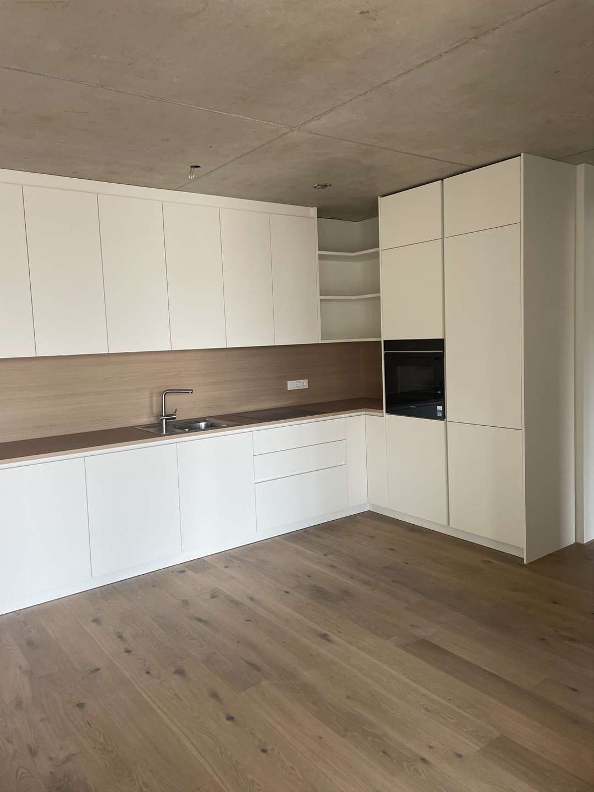 zzgl. hochwertige Einbauküche - Herdergärten - 3.4.2 - Seitenansicht rechts