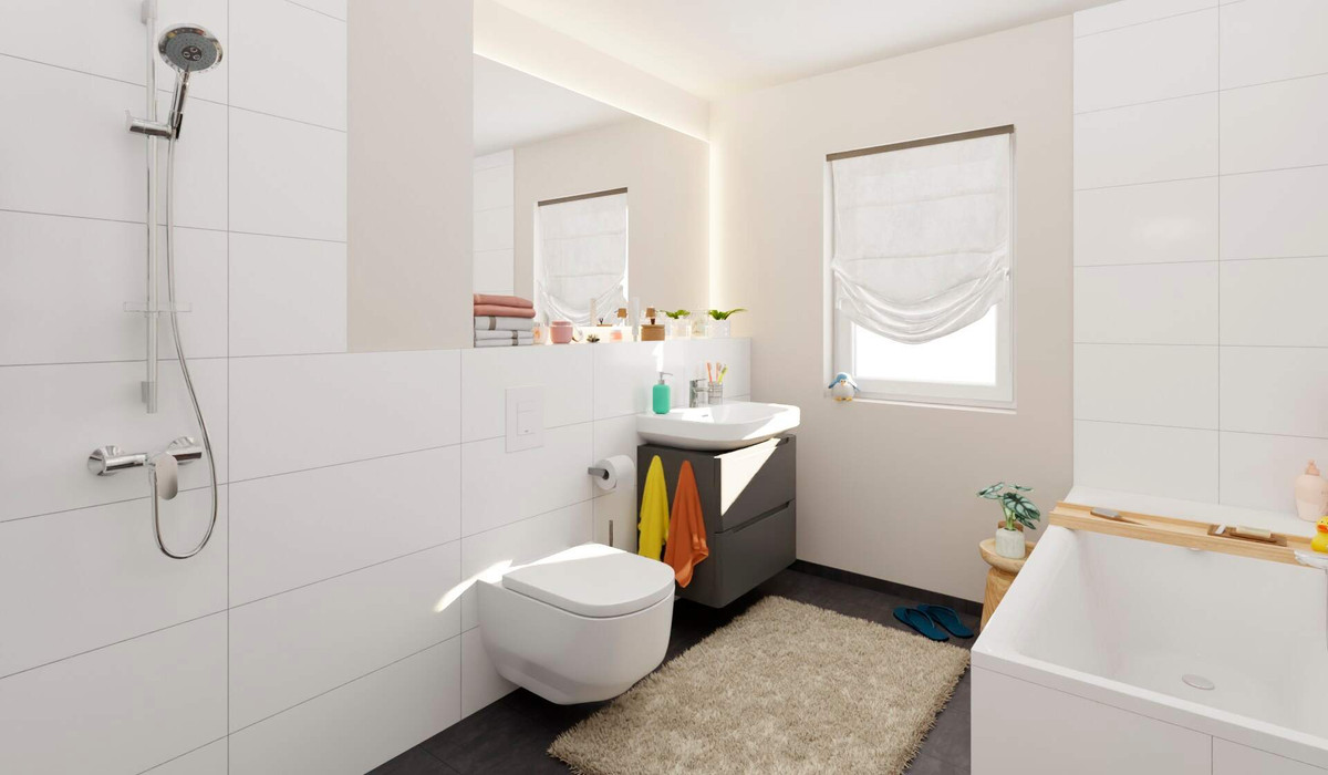 Modern gefliestes Tageslichtbad mit Dusche und Badewanne 