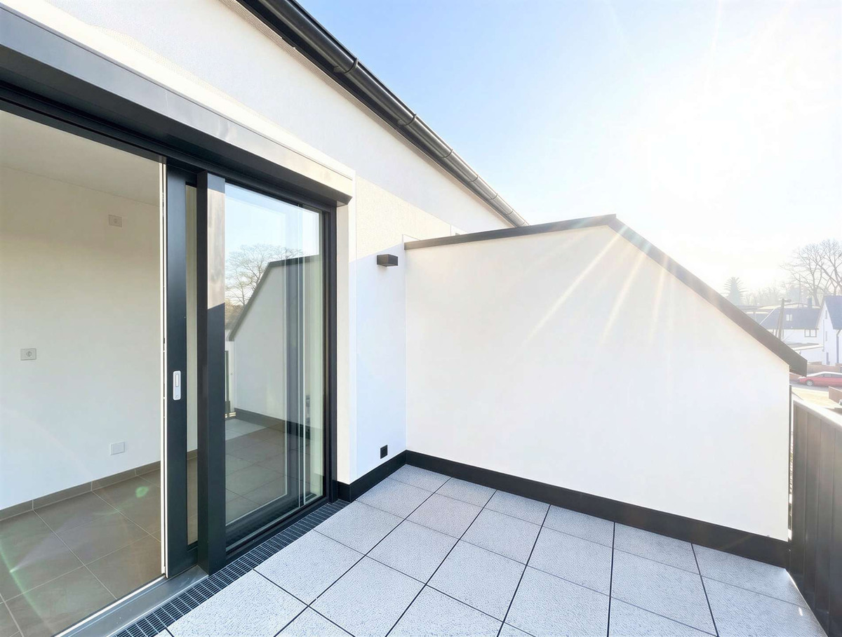 Sonnige Dachterrasse / Blick ins Grüne