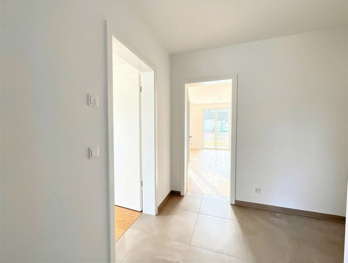 Eingangsbereich/Garderobe + Gäste-WC