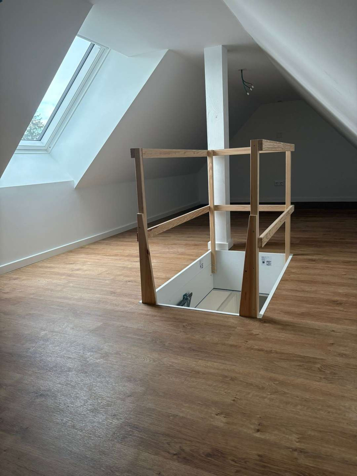 ausgebauter Speicher mit Fenster