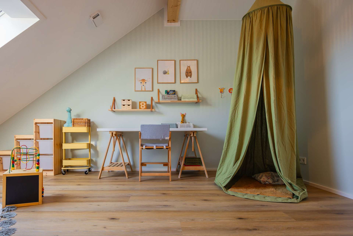 012-145 m- Familienglück Kinderzimmer DG