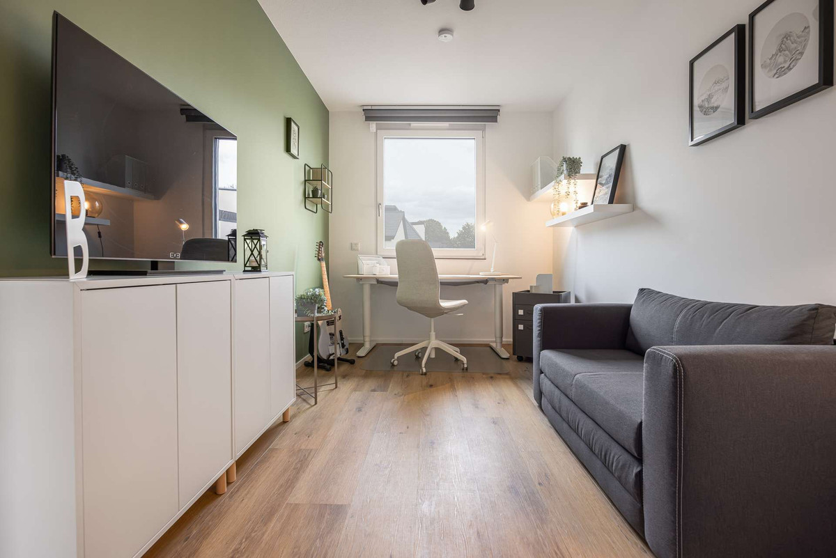 09-120 m- Wohntraum Arbeitszimmer