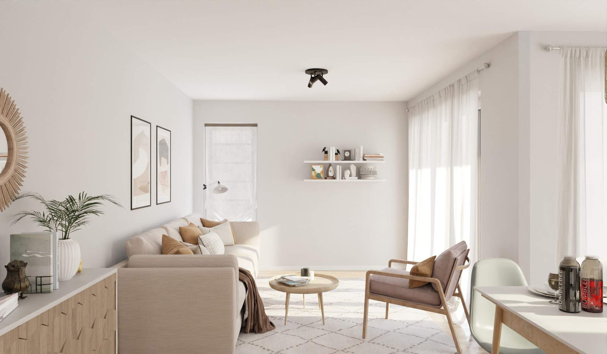 Lichtdurchfluteter Wohnbereich dank bodentiefer Fenster