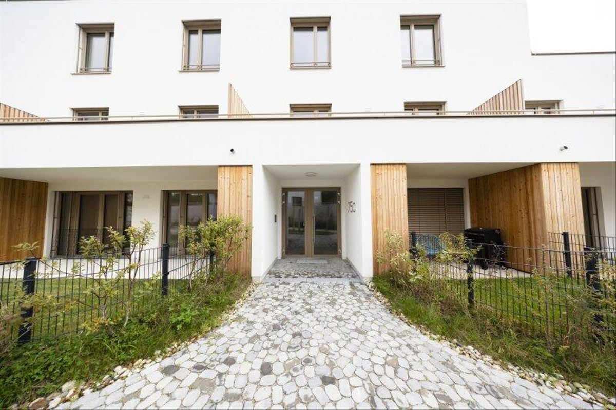 Hauseingang Kremstalstraße 75c