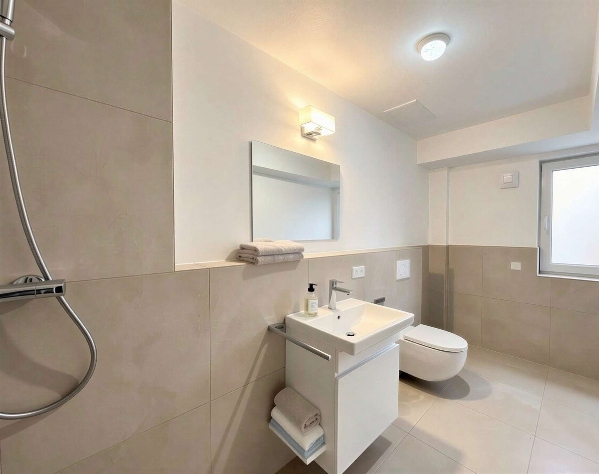 Bad im Souterrain (KI generiert) - Einrichtung nicht inklusive 