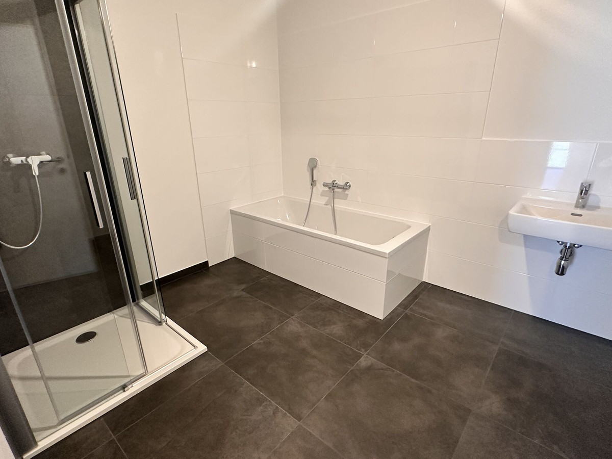 06-H1-07-Badezimmer