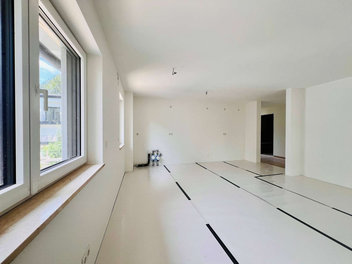 Wohnzimmer (Ansicht 2)