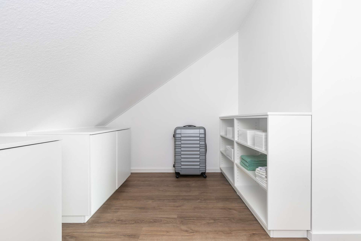 20-120 m--Wohntraum-Abstellkammer DG
