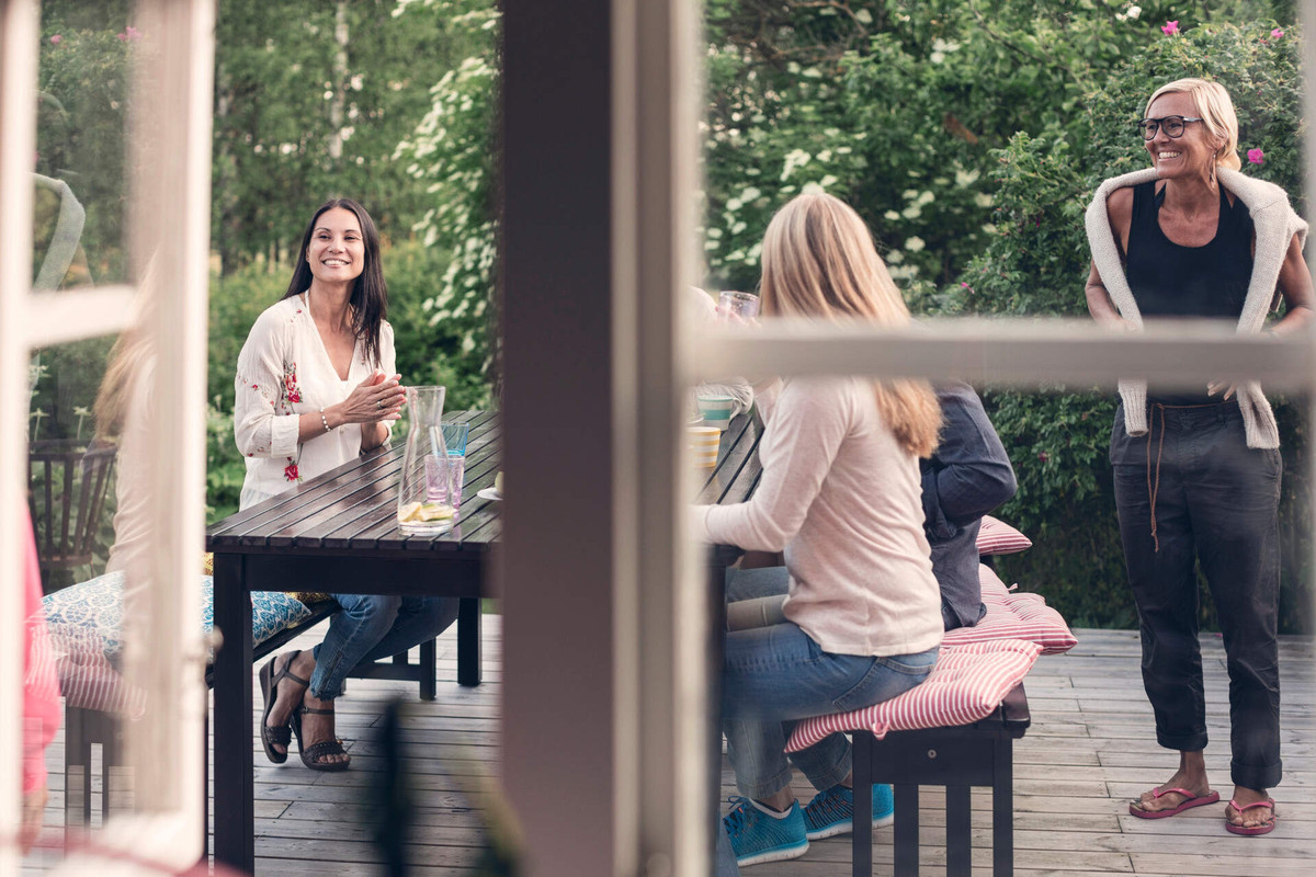 Im Sommer ist die Terrasse wie ein zusätzliches Zimmer.