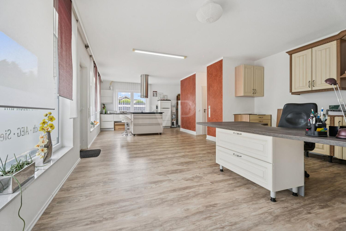 Büro/ Ausstellungsraum/ Gewerbeeinheit