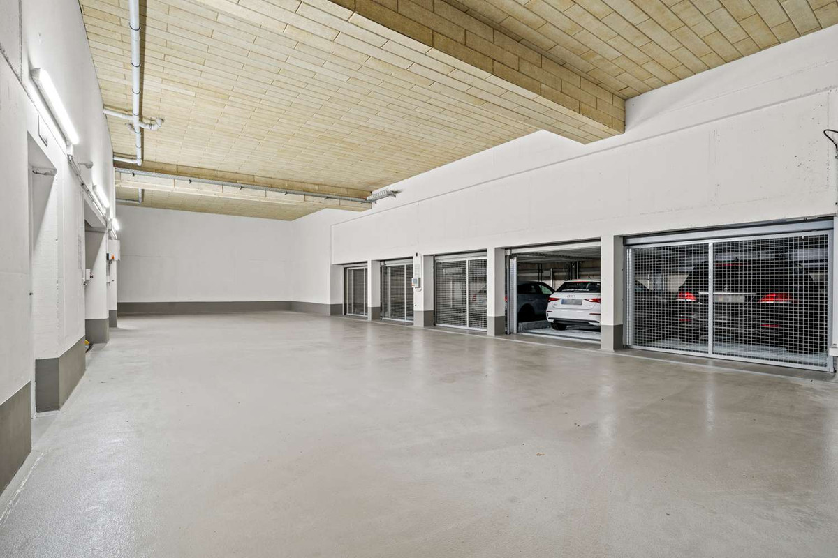  In die geräumige Tiefgarage... 