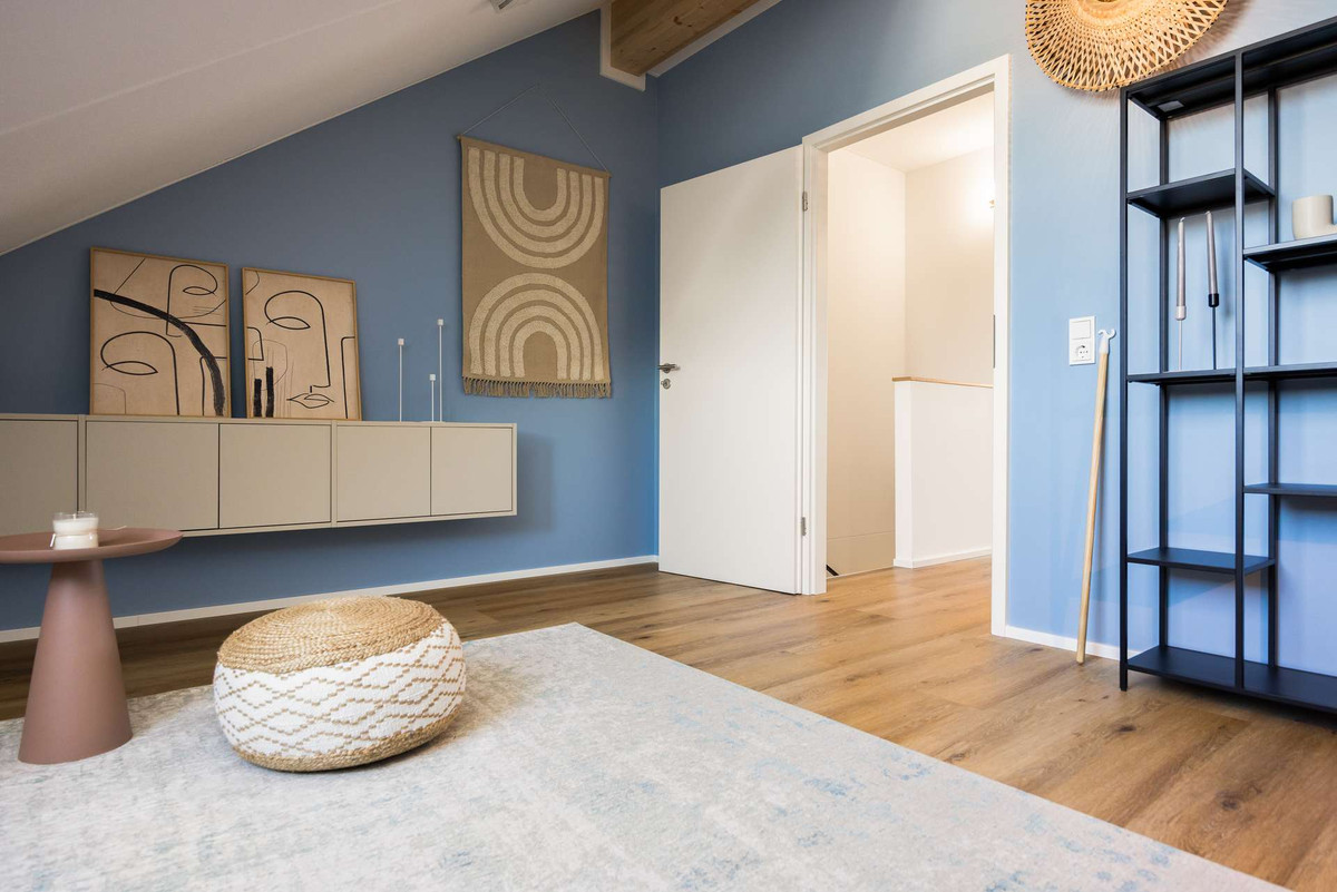 28-145 m--Familienglück-Arbeitszimmer