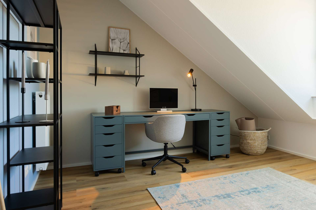 26-145 m--Familienglück-Arbeitszimmer