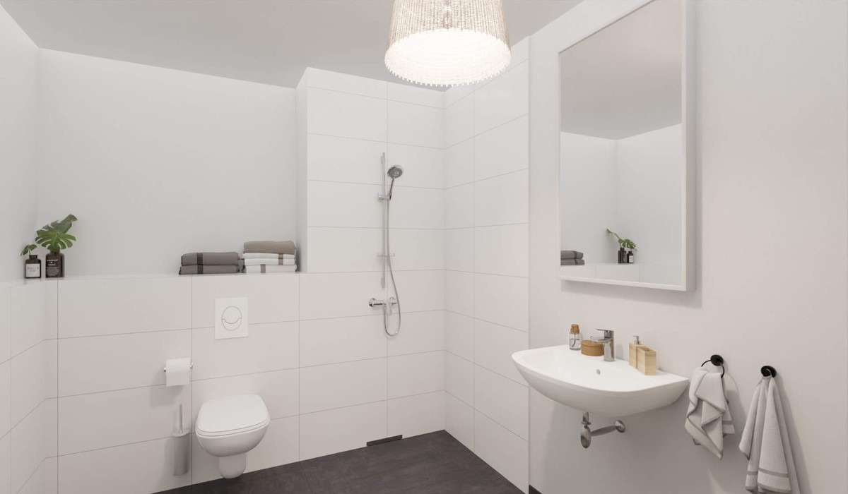 Modern gefliestes Badezimmer mit bodengleicher Dusche