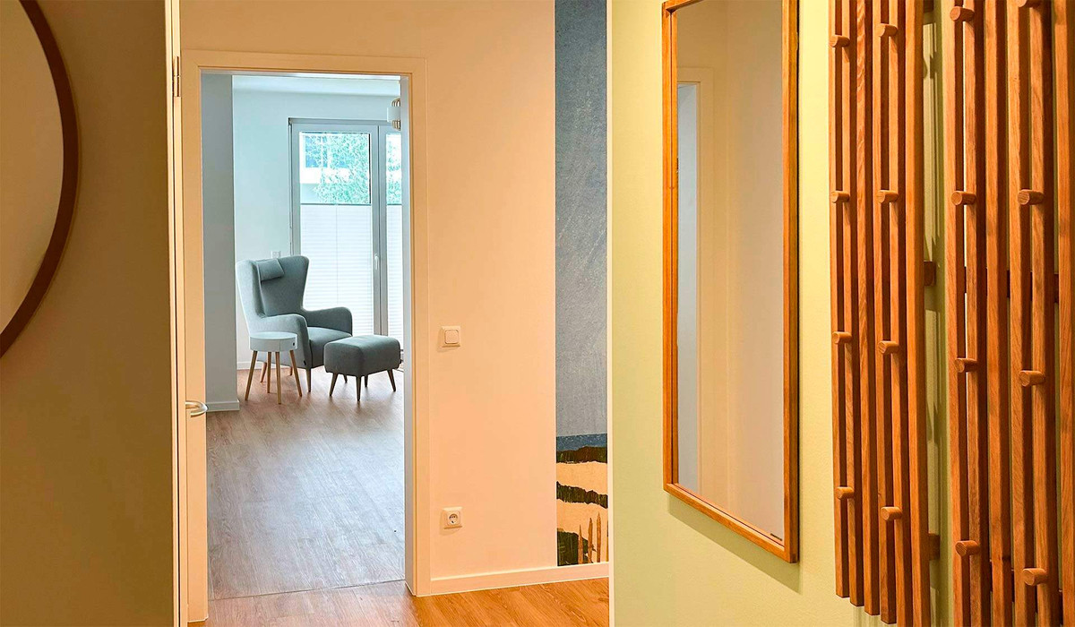 Blick von der Wohnungstür in die Wohnung