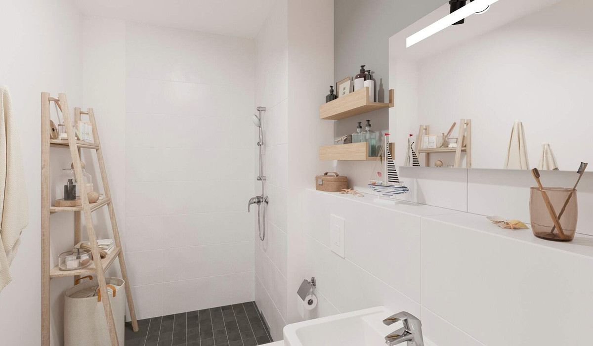 Modern gefliestes Badezimmer mit bodengleicher Dusche