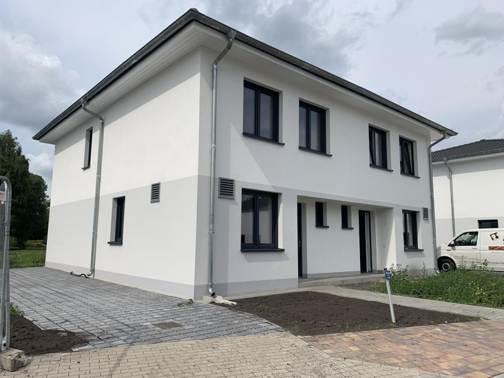 Quartier Dabendorf - Neubau von 6 Einfamilienhäusern, 5 Reihenhäusern und 8 Doppelhaushälften