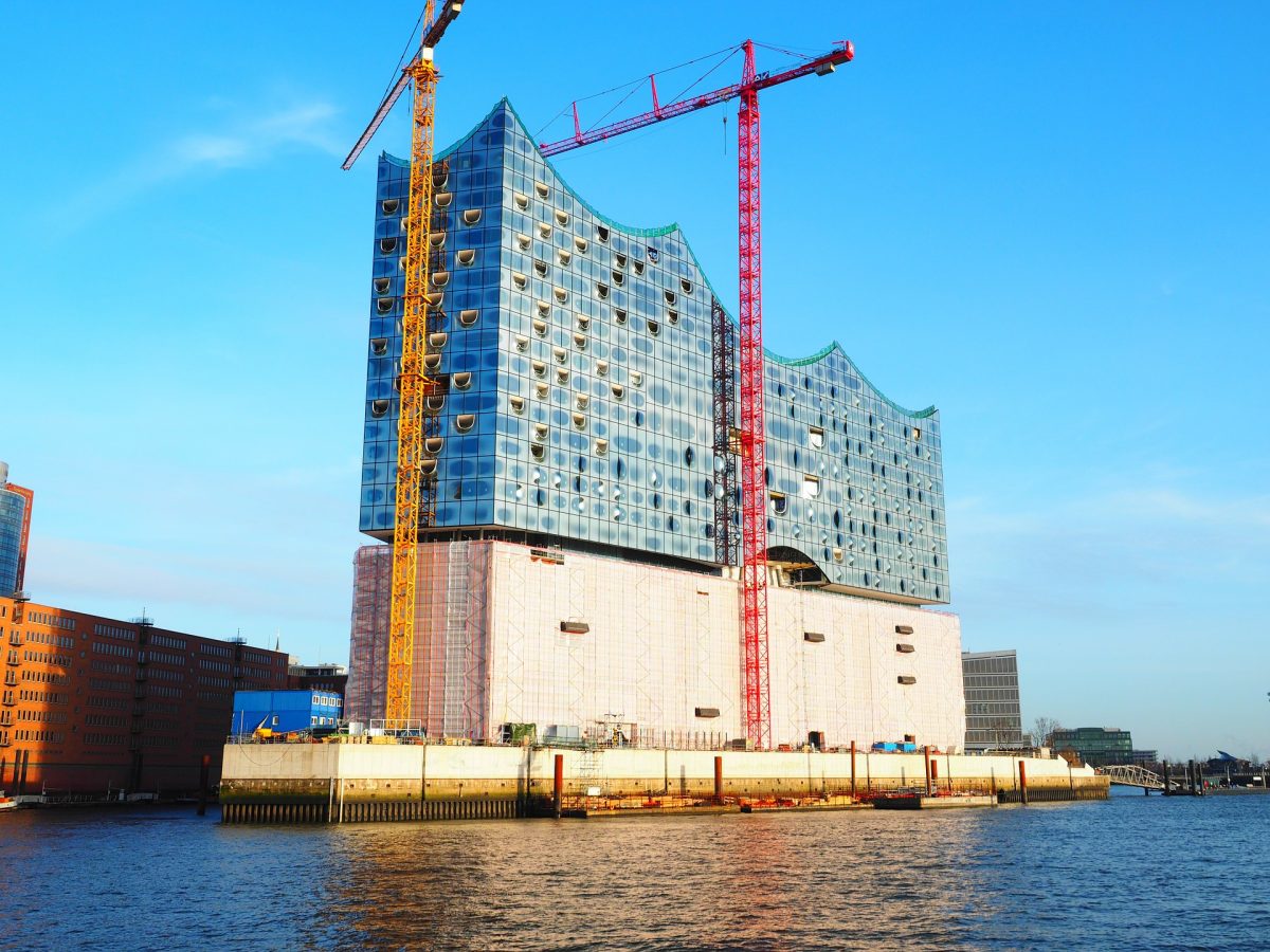 Kurz vor der Fertigstellung: Elbphilharmonie. Das teuerste Wohnhochhaus in Deutschland. Bild: pixabay