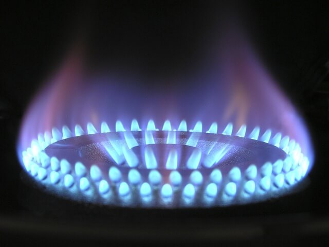Blaue Gasflamme künstlerisch fotografiert