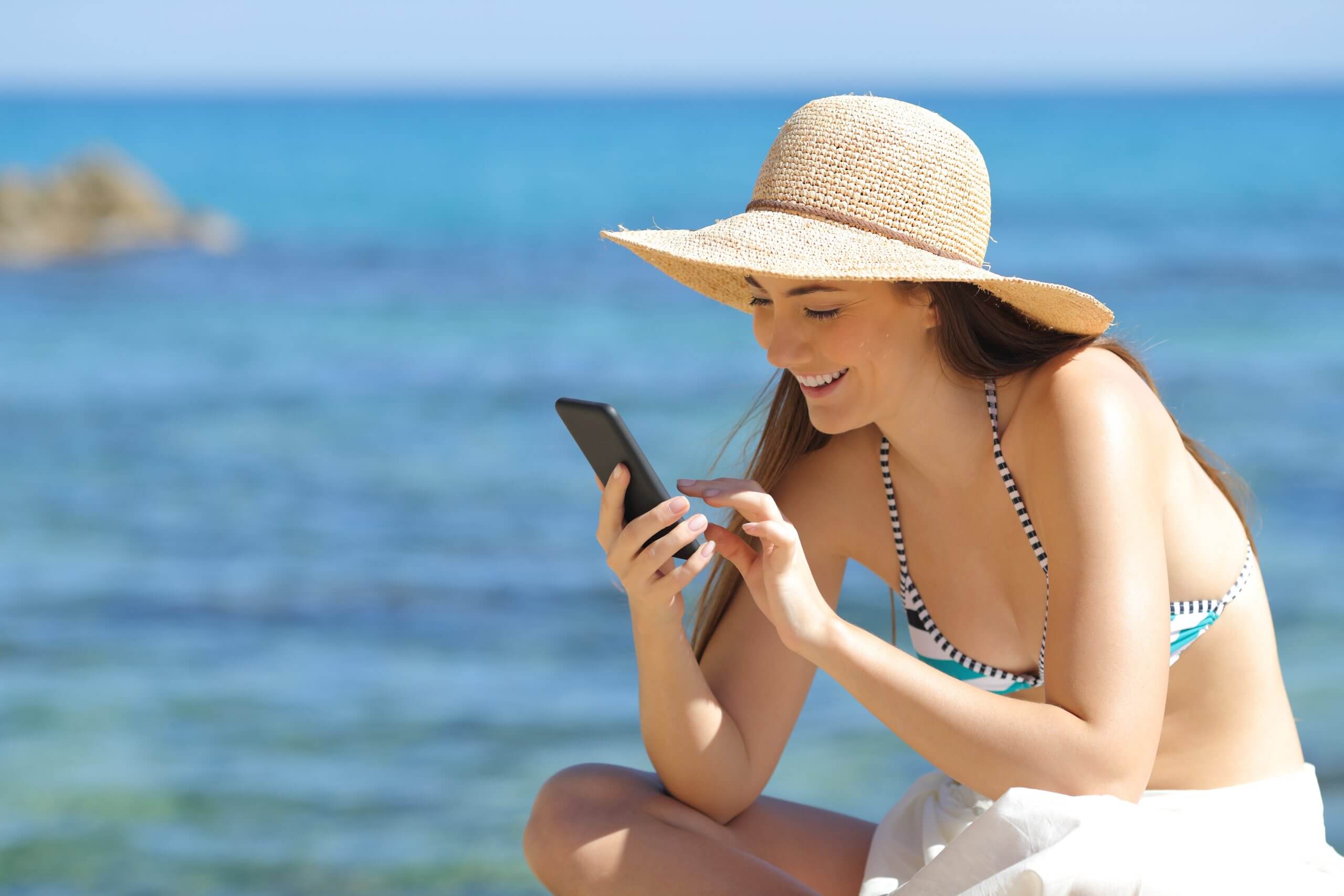 Ab in den Urlaub: Entspannte Immobiliensuche am Pool – 5 Tipps