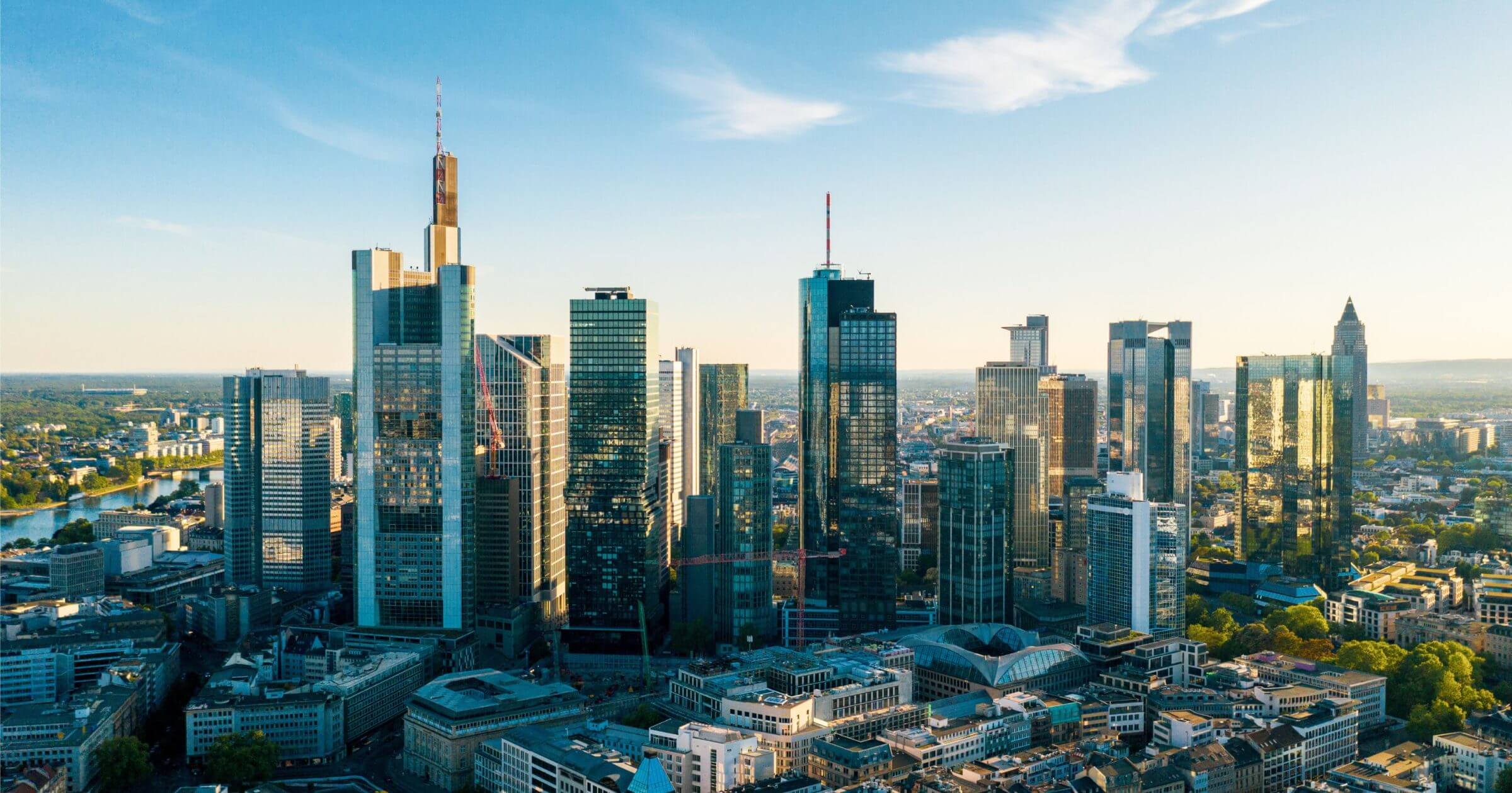 Frankfurts beeindruckende Skyline – eine Stadt auf dem Weg in die Wolken