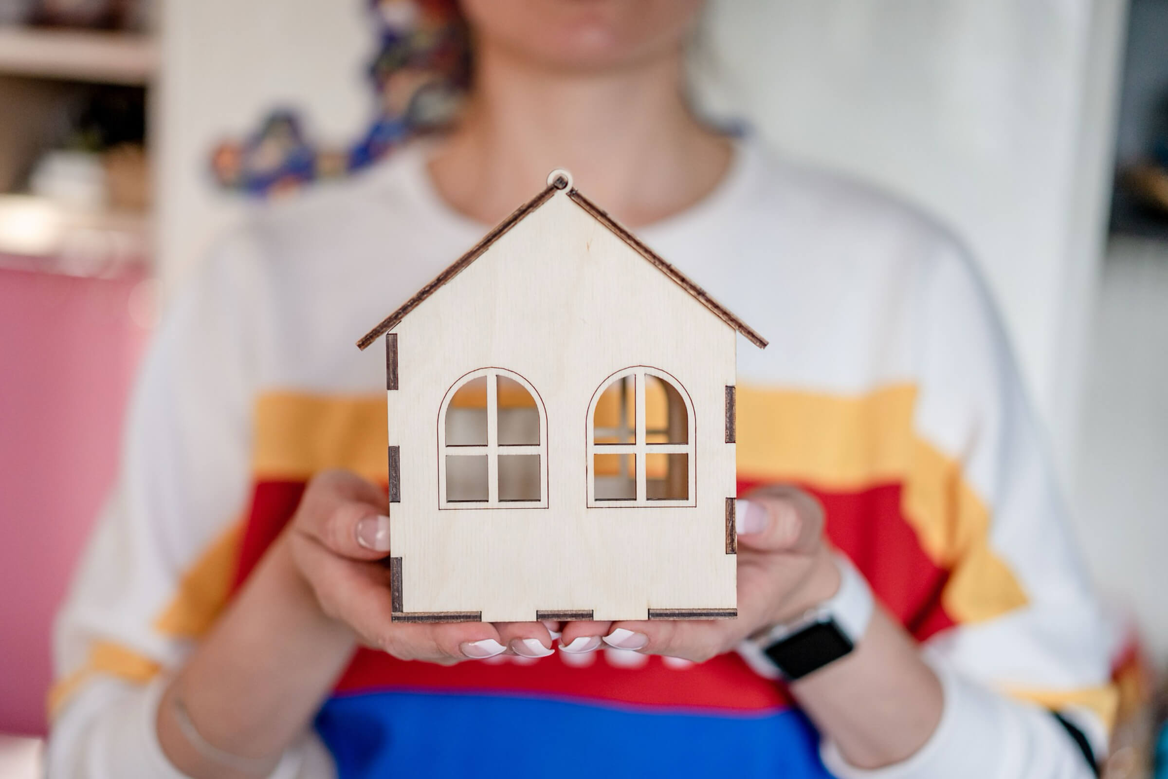 Immobilien kaufen als Frau: Wie gelingt finanzielle Unabhängigkeit durch Wohnungen?