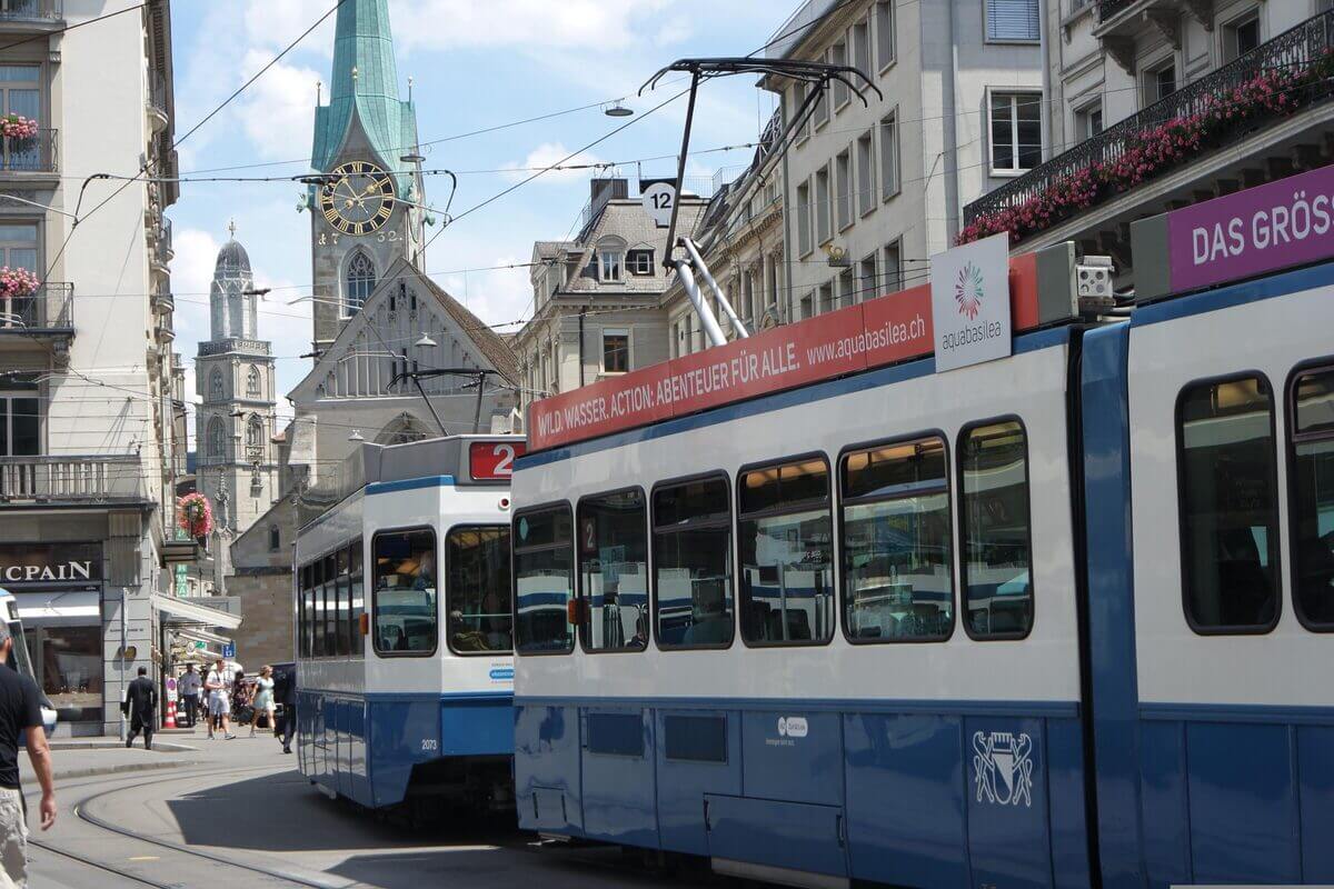Straßenbahn in der Innenstadt.