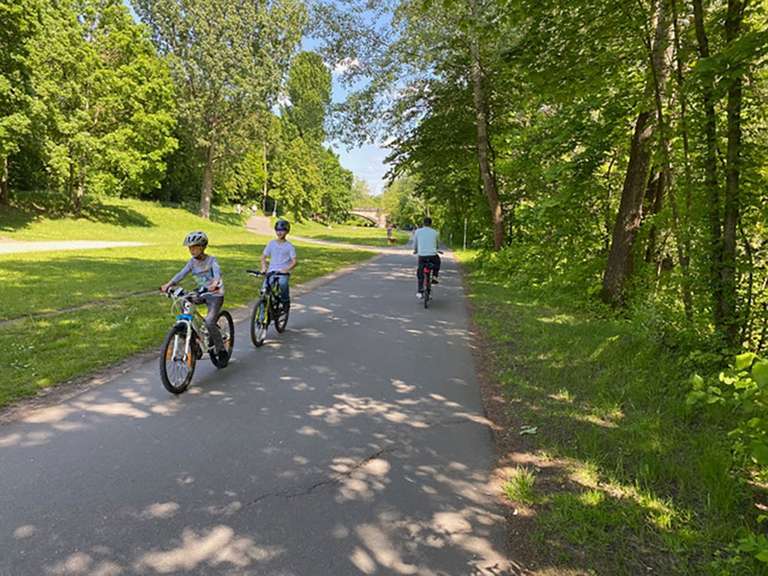 fahrradfahrer pegnitzauen.jpg