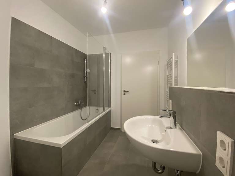 Bad mit Badewanne