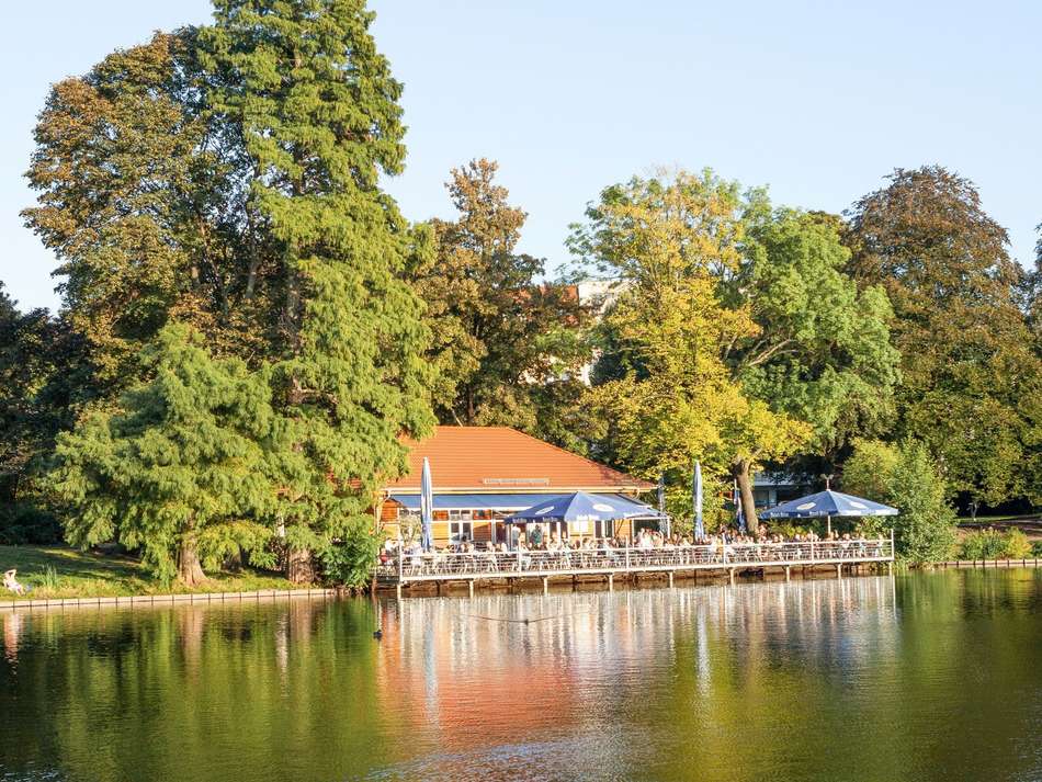 auf einen Cafe ins Bootshaus